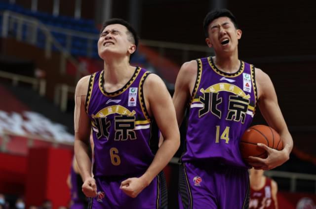 老杨头在那劝着杨华明。